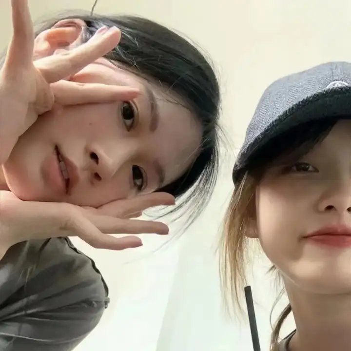 弱比少男闯女校